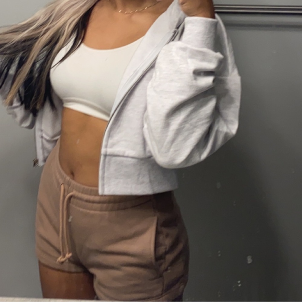 Meet your Posher, Mia